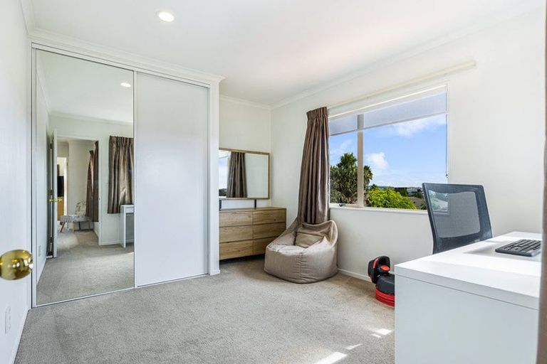 Photo of property in 54 Black Teal Close, Unsworth Heights, Auckland, 0632