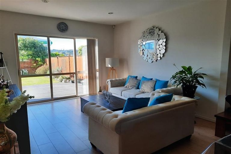 Photo of property in 17 Rosewell Crescent, Flat Bush, Auckland, 2019