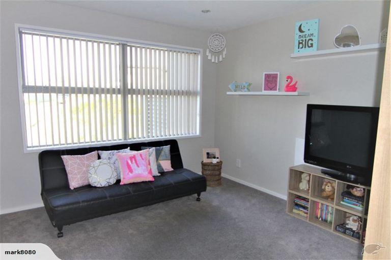 Photo of property in 27a Comber Place, Johnsonville, Wellington, 6037