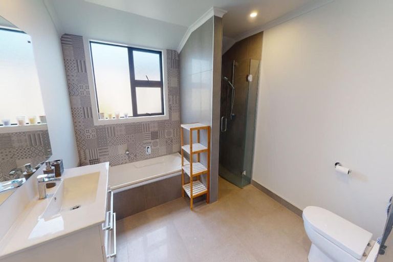 Photo of property in 8 Silicon Way, Fitzherbert, Palmerston North, 4410