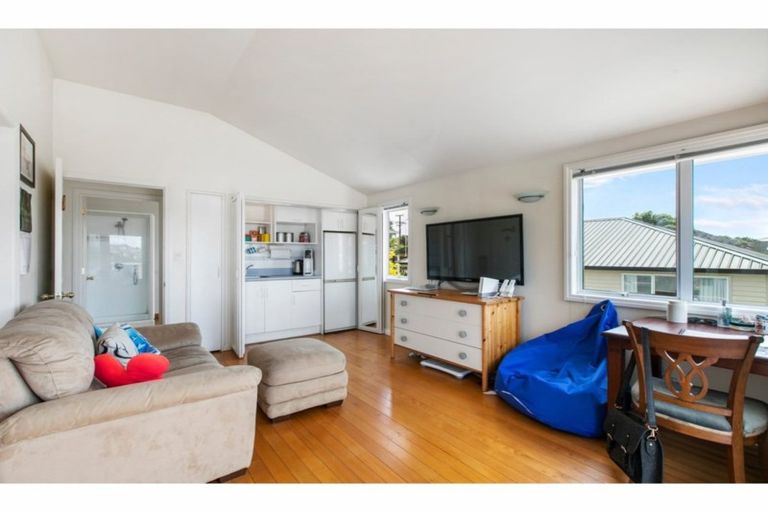 Photo of property in 1/14 Kiteroa Terrace, Rothesay Bay, Auckland, 0630