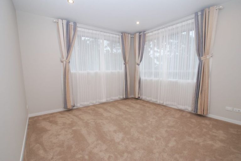 Photo of property in 59 Bernard Magnus Lane, Greenhithe, Auckland, 0632