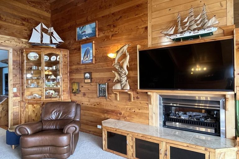 Photo of property in 18 Sir George Back Street, Opua, 0200