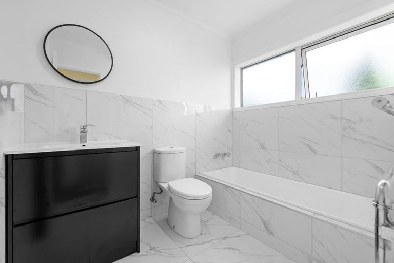 Photo of property in 1/17 Markham Place, Bucklands Beach, Auckland, 2012