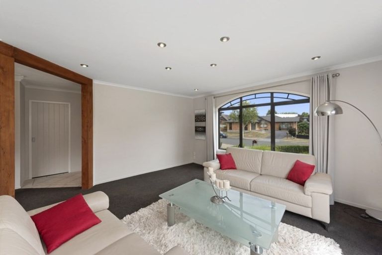 Photo of property in 53 Saint James Drive, Huntington, Hamilton, 3210