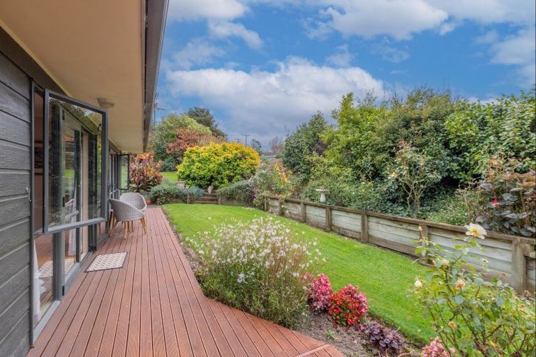 Photo of property in 2 Petersen Place, Waipukurau, 4200