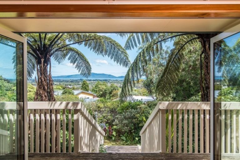 Photo of property in 35 Tui Crescent, Waikanae, 5036