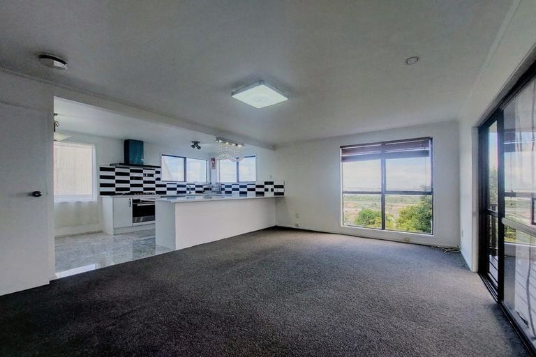Photo of property in 36 Ellesmere Crescent, Pakuranga Heights, Auckland, 2010