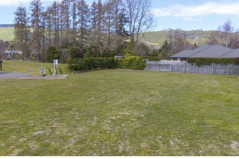 Photo of property in 35 Lakemere Way, Kinloch, Taupo, 3377