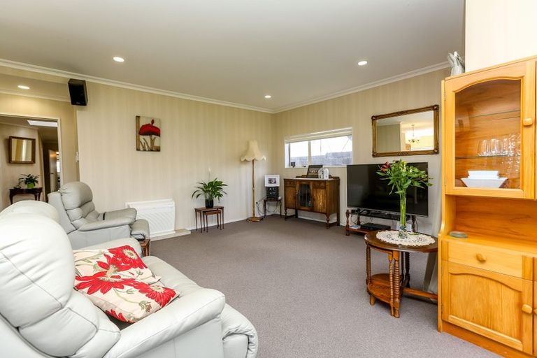 Photo of property in 275 Mangorei Road, Merrilands, New Plymouth, 4312