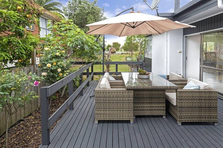 Photo of property in 149 Bradbury Road, Botany Downs, Auckland, 2010