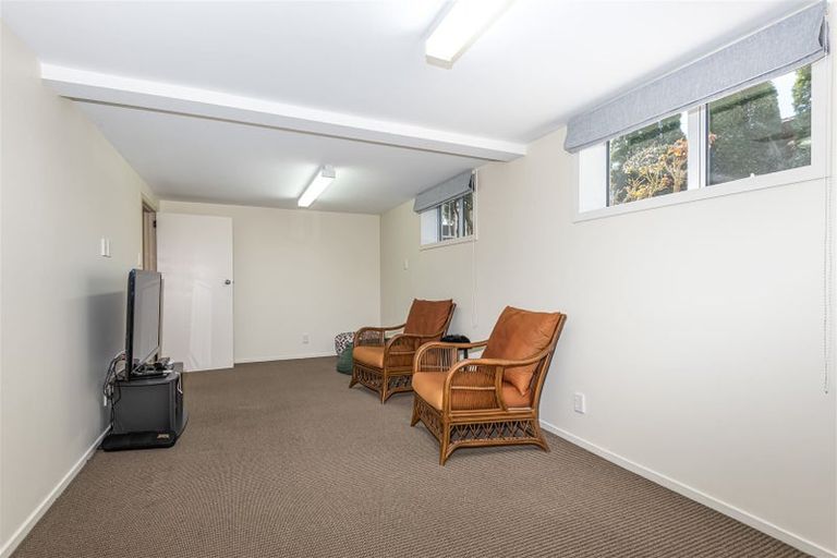 Photo of property in 14 Camberwell Place, Avonhead, Christchurch, 8042