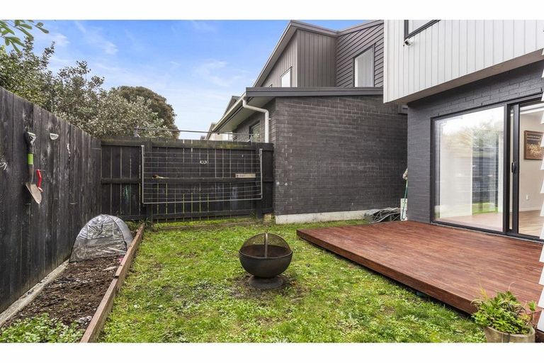 Photo of property in 32 Te Aparangi Road, Papakura, 2110