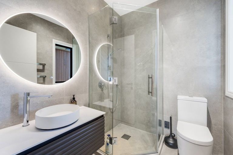 Photo of property in 47c Takutai Avenue, Half Moon Bay, Auckland, 2012