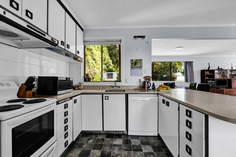 Photo of property in 10 Lawry Street, Moturoa, New Plymouth, 4310