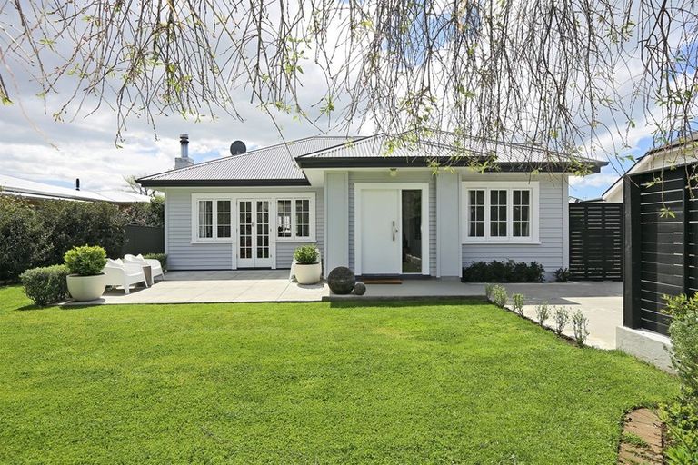 Photo of property in 9 Gillean Street, Havelock North, 4130