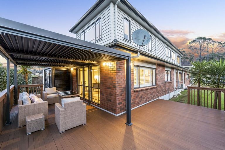 Photo of property in 54 Sapperton Drive, Henderson, Auckland, 0612