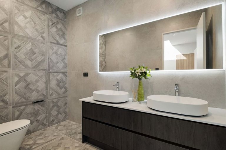 Photo of property in 1 Seawind Way, Hobsonville, Auckland, 0616