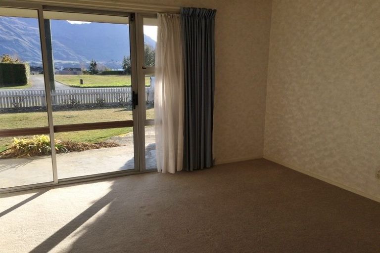 Photo of property in 181 Beacon Point Road, Wanaka, 9305