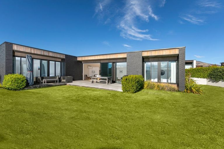 Photo of property in 28 Stackbrae Avenue, Wanaka, 9305