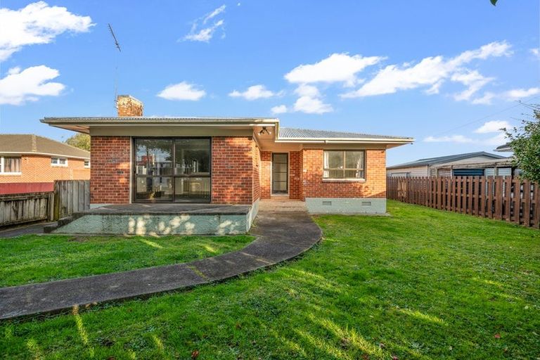 Photo of property in 14 Cross Street, Papakura, 2110