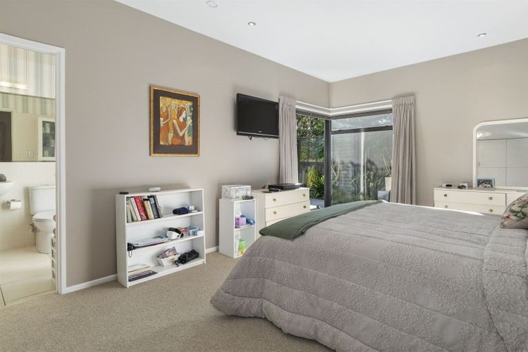 Photo of property in 28 Seaview Road, Otumoetai, Tauranga, 3110