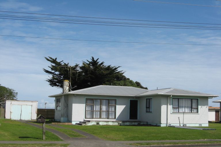 Photo of property in 15 Cornfoot Street, Castlecliff, Whanganui, 4501