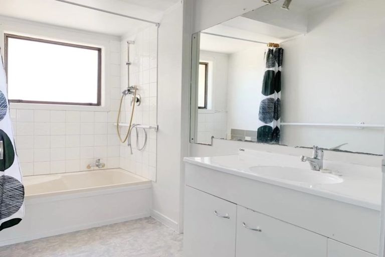 Photo of property in 25 Leo Street, Glen Eden, Auckland, 0602