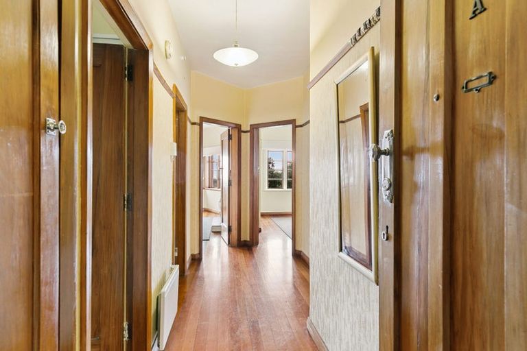 Photo of property in 9a Stowe Hill, Thorndon, Wellington, 6011