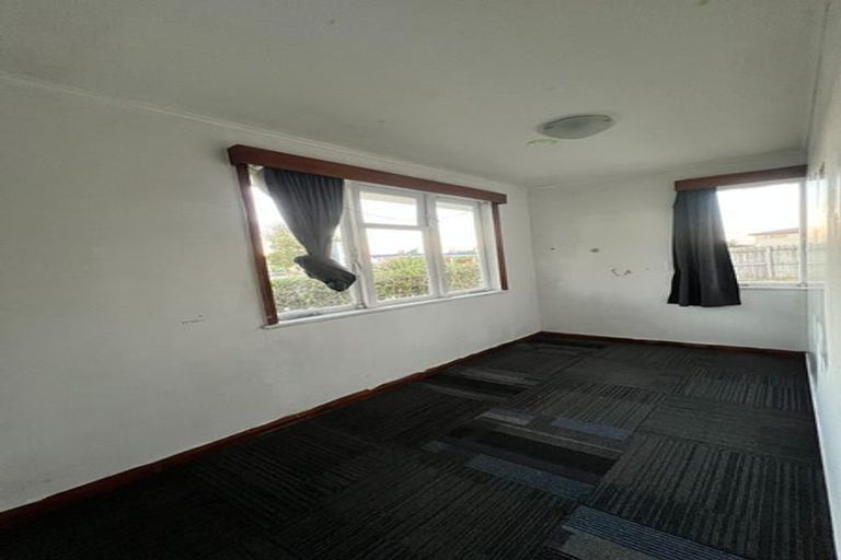Photo of property in 392 Don Buck Road, Massey, Auckland, 0614
