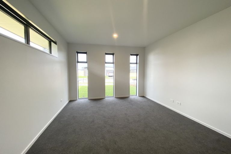 Photo of property in 7 Sarah Nicholls Street, Belfast, Christchurch, 8051