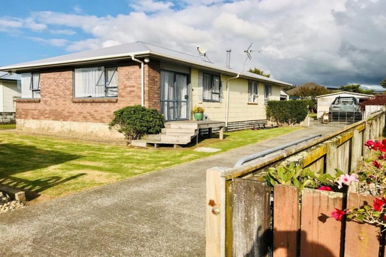Photo of property in 42 Richmond Street, Waitara, 4320