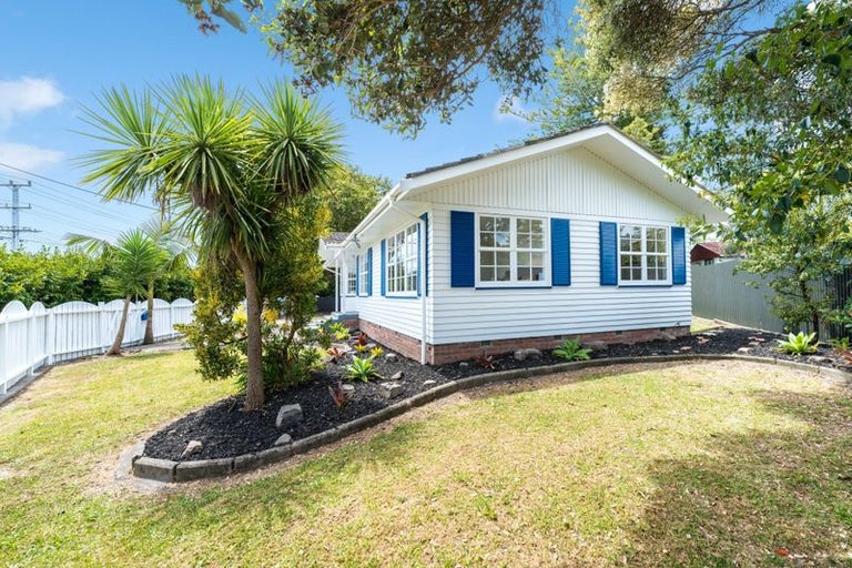 Photo of property in 402 West Coast Road, Glen Eden, Auckland, 0602
