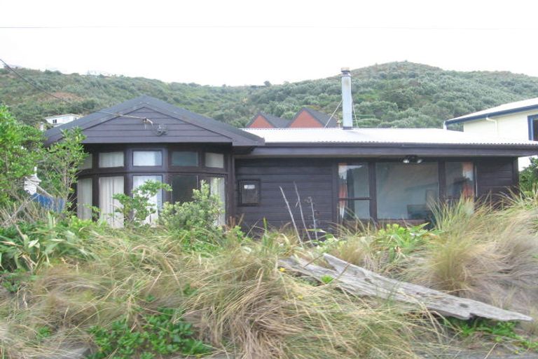 Photo of property in 84 The Esplanade, Houghton Bay, Wellington, 6023