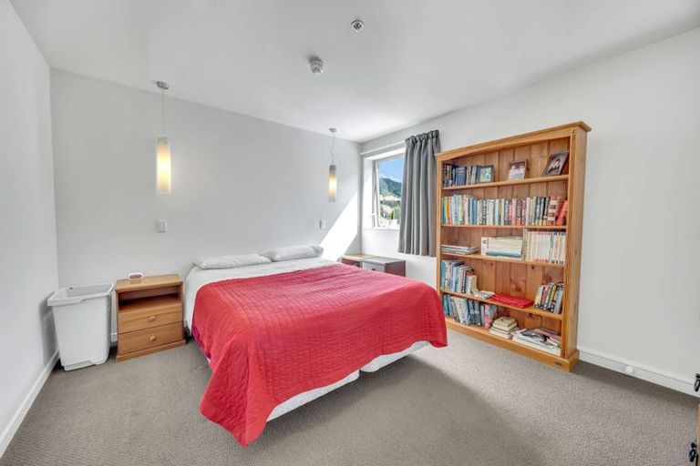 Photo of property in Montreaux Apartments, 5g/164 The Terrace, Wellington Central, Wellington, 6011
