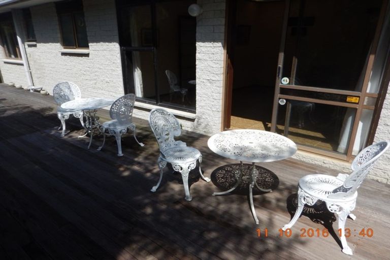 Photo of property in 2/9 Seaton Road, Murrays Bay, Auckland, 0630