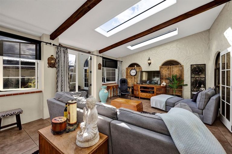 Photo of property in 15 Kowhai Street, Hawera, 4610