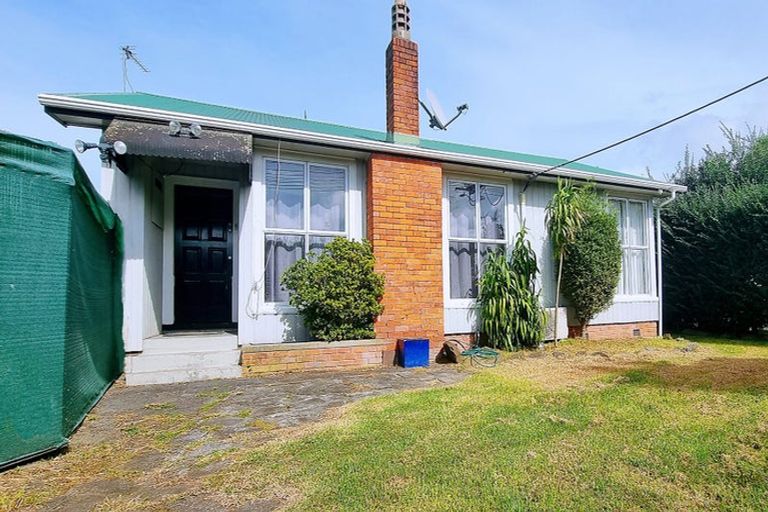Photo of property in 1/8 Keeling Road, Henderson, Auckland, 0612