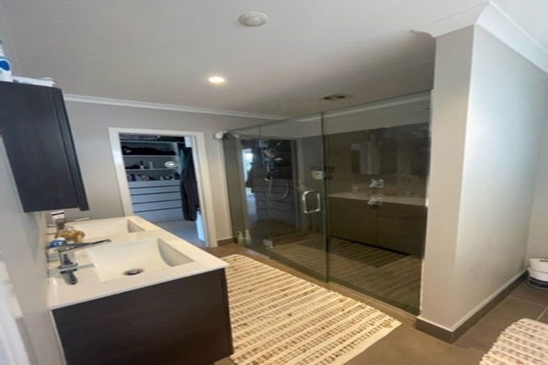 Photo of property in 24 Bevyn Street, Castor Bay, Auckland, 0620