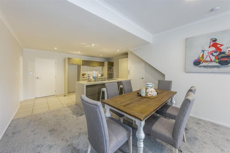 Photo of property in 37 The Track, Takanini, 2112