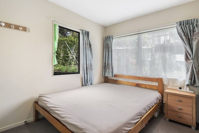 Photo of property in 2/14 Target Road, Totara Vale, Auckland, 0629