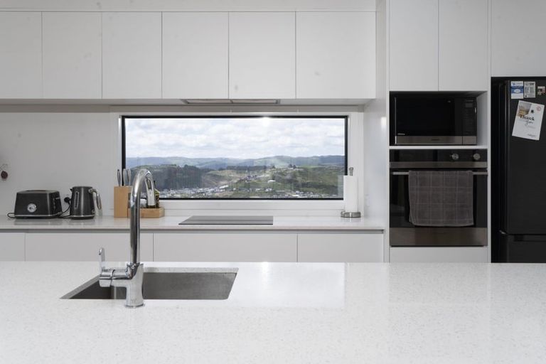 Photo of property in 9 Topsail Way, Whitby, Porirua, 5024