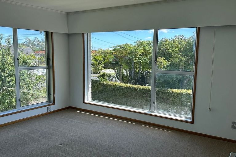 Photo of property in 12a Westwell Road, Belmont, Auckland, 0622