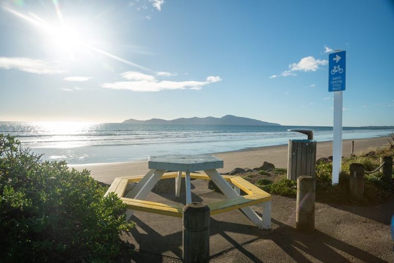 Photo of property in 134 The Parade, Paekakariki, 5034