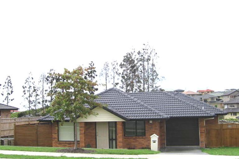 Photo of property in 37 Lake Panorama Drive, Henderson, Auckland, 0612