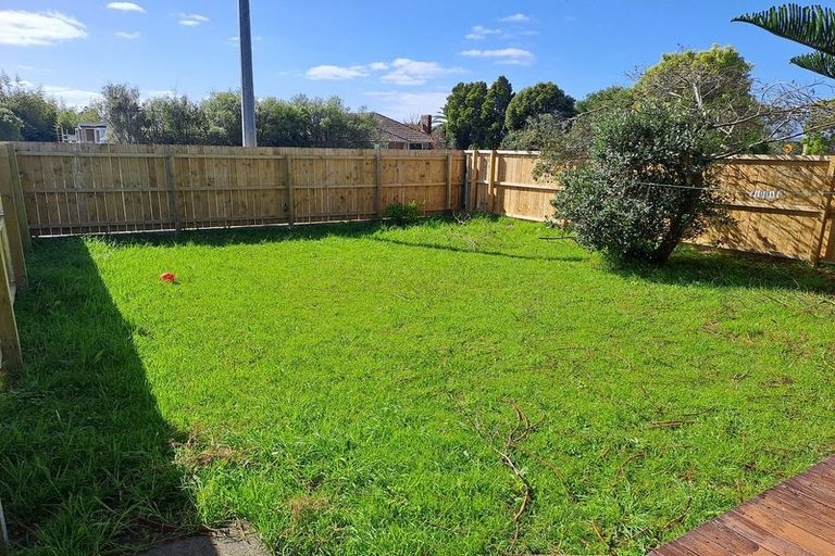 Photo of property in 3244a Great North Road, New Lynn, Auckland, 0600
