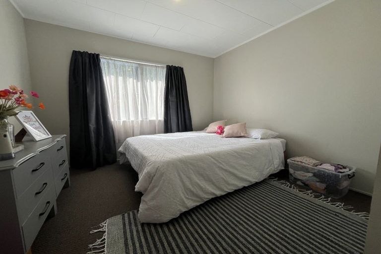 Photo of property in 17 Bernina Place, Weymouth, Auckland, 2103