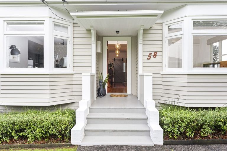 Photo of property in 58 Taylor Road, Mangere Bridge, Auckland, 2022