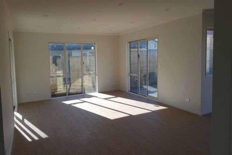 Photo of property in 1/11 Arrow Road, Forrest Hill, Auckland, 0620