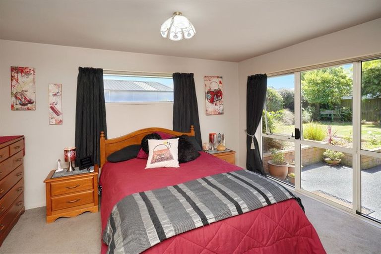 Photo of property in 34 Shenley Drive, Belfast, Christchurch, 8051